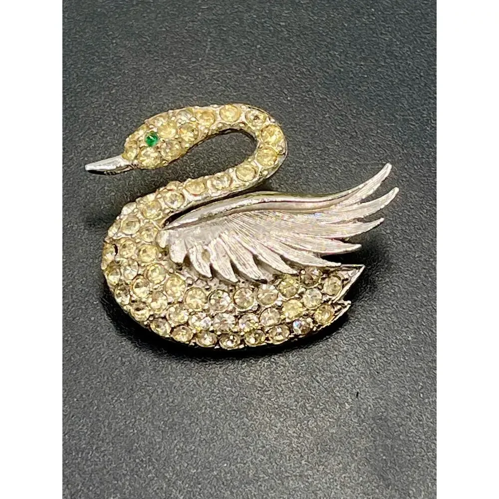 Kenneth Lane‎ Signed Vintage Green Eye Pave Swan Brooch